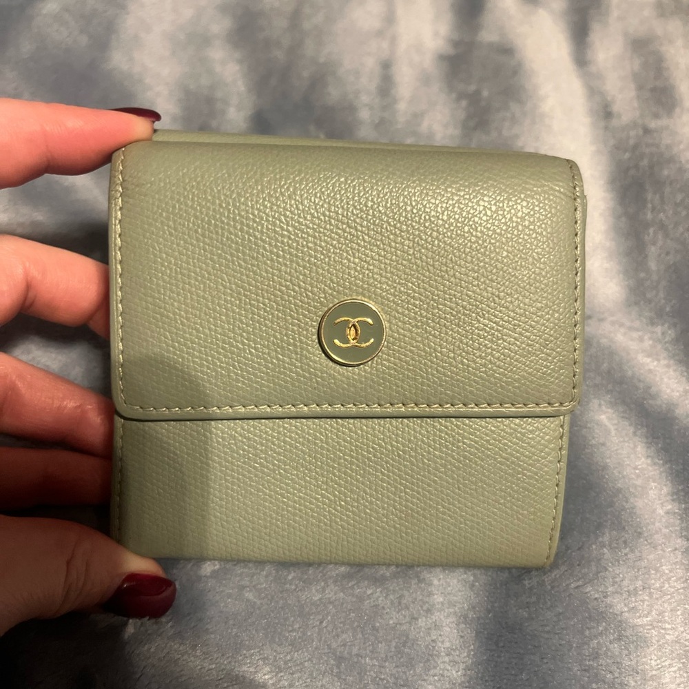 Chanel CC Mint Leather Compact Wallet - stunning, vintage, authentic hologram